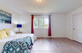 11-zimmer haus in der stadt in Scarborough, Kanada. C$1 747 000