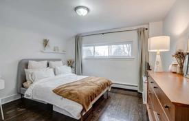 7-zimmer haus in der stadt in Etobicoke, Kanada. C$1 187 000