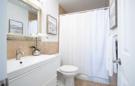 8-zimmer haus in der stadt in North York, Kanada. C$1 528 000