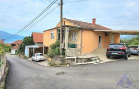 Haus in der Stadt – Tivat (Stadt), Tivat, Montenegro. 315 000 €