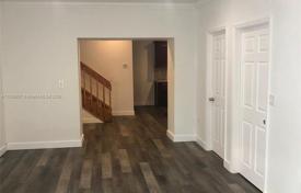 5-zimmer haus in der stadt 285 m² in Miami, Vereinigte Staaten. $1 250 000