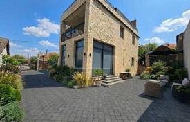 10-zimmer haus in der stadt 650 m² in Krtsanisi Street, Georgien. $750 000