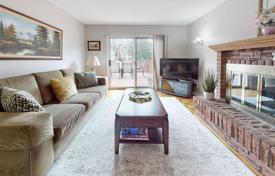 12-zimmer haus in der stadt in Scarborough, Kanada. C$1 533 000