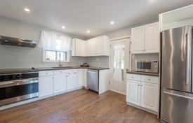 8-zimmer haus in der stadt in Etobicoke, Kanada. C$1 616 000