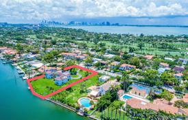 Villa – Pine Tree Drive, Miami Beach, Florida,  Vereinigte Staaten. $11 995 000