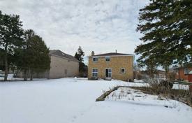 10-zimmer haus in der stadt in Scarborough, Kanada. C$1 318 000