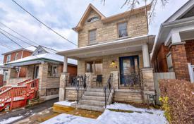 4-zimmer haus in der stadt in East York, Kanada. C$1 520 000