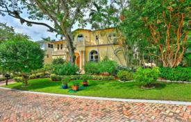 Villa – Miami, Florida, Vereinigte Staaten. 2 001 000 €