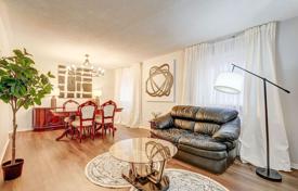 10-zimmer haus in der stadt in North York, Kanada. C$1 865 000