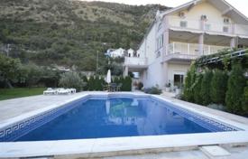 11-zimmer einfamilienhaus 423 m² in Herceg Novi (Stadt), Montenegro. 950 000 €
