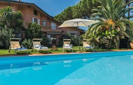 Villa – Camaiore, Toskana, Italien. 12 500 €  pro Woche