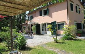Einfamilienhaus – Forte dei Marmi, Toskana, Italien. 13 300 €  pro Woche