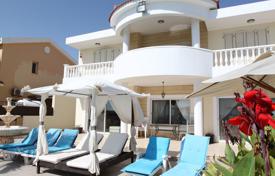 4-zimmer villa in Pervolia, Zypern. $4 800  pro Woche