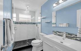 5-zimmer haus in der stadt 220 m² in Miami, Vereinigte Staaten. $1 050 000