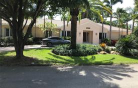 Einfamilienhaus – Miami, Florida, Vereinigte Staaten. 1 020 000 €