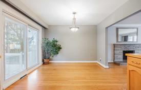 4-zimmer haus in der stadt in Etobicoke, Kanada. C$1 950 000