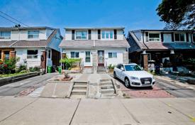 Stadthaus – Gerrard Street East, Toronto, Ontario,  Kanada. C$1 271 000