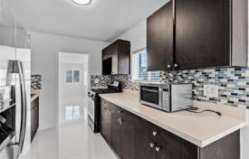 3-zimmer haus in der stadt 140 m² in Miami, Vereinigte Staaten. $600 000