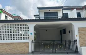 4-zimmer villa 320 m² in Pattaya, Thailand. $283 000