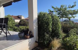 3-zimmer haus in der stadt 95 m² in Sveti Filip i Jakov, Kroatien. 309 000 €