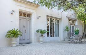 10-zimmer einfamilienhaus in L'Isle-sur-la-Sorgue, Frankreich. 1 072 000 €