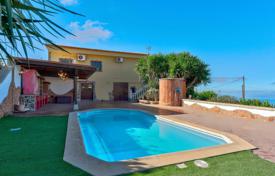 Villa – Adeje, Santa Cruz de Tenerife, Kanarische Inseln (Kanaren),  Spanien. 780 000 €
