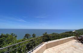 Wir bieten ein einzigartiges Penthouse mit Panoramablick auf das Meer. 182 000 €