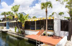 Haus in der Stadt – Miami Lakes, Miami, Florida,  Vereinigte Staaten. $475 000