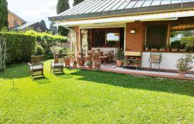 Villa 475 m² in Florenz, Italien. 1 570 000 €