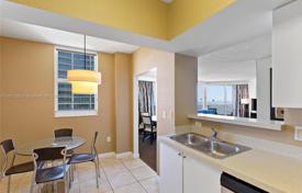3-zimmer appartements in eigentumswohnungen 173 m² in Collins Avenue, Vereinigte Staaten. $975 000