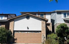 4-zimmer haus in der stadt in Scarborough, Kanada. C$1 172 000