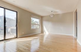 10-zimmer haus in der stadt in Scarborough, Kanada. C$1 442 000