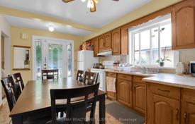 7-zimmer haus in der stadt in North York, Kanada. C$1 683 000