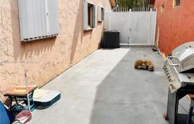 3-zimmer haus in der stadt 143 m² in Miami, Vereinigte Staaten. $530 000