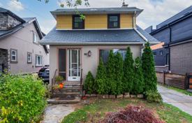3-zimmer haus in der stadt in Etobicoke, Kanada. C$1 455 000