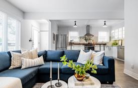 10-zimmer haus in der stadt in Etobicoke, Kanada. C$1 280 000
