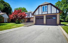 Haus in der Stadt – Scarborough, Toronto, Ontario,  Kanada. C$1 618 000