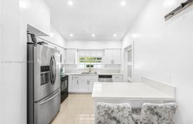 3-zimmer haus in der stadt 151 m² in Miami, Vereinigte Staaten. $630 000