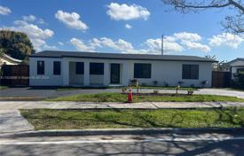 4-zimmer haus in der stadt 219 m² in Miami, Vereinigte Staaten. $900 000