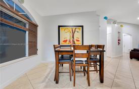 4-zimmer haus in der stadt 230 m² in Miami, Vereinigte Staaten. $850 000