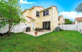 3-zimmer haus in der stadt 164 m² in Pembroke Pines, Vereinigte Staaten. $539 000