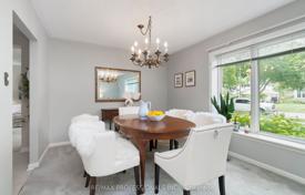 10-zimmer haus in der stadt in North York, Kanada. C$1 685 000