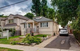 5-zimmer haus in der stadt in North York, Kanada. C$2 175 000