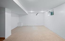 8-zimmer haus in der stadt in Etobicoke, Kanada. C$1 834 000