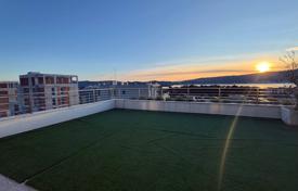 2-zimmer penthaus 104 m² in Tivat city, Montenegro. 300 000 €