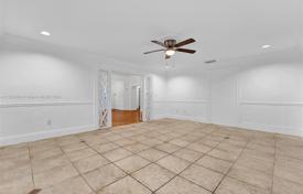 4-zimmer haus in der stadt 285 m² in Miami, Vereinigte Staaten. $2 500 000