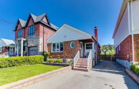 3-zimmer haus in der stadt in East York, Kanada. C$1 190 000