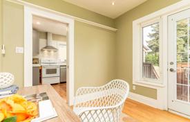 3-zimmer haus in der stadt in East York, Kanada. C$1 496 000