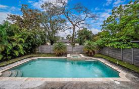 5-zimmer haus in der stadt 386 m² in Miami, Vereinigte Staaten. $1 200 000