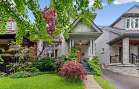 Haus in der Stadt – Saint Clements Avenue, Old Toronto, Toronto,  Ontario,   Kanada. C$1 818 000